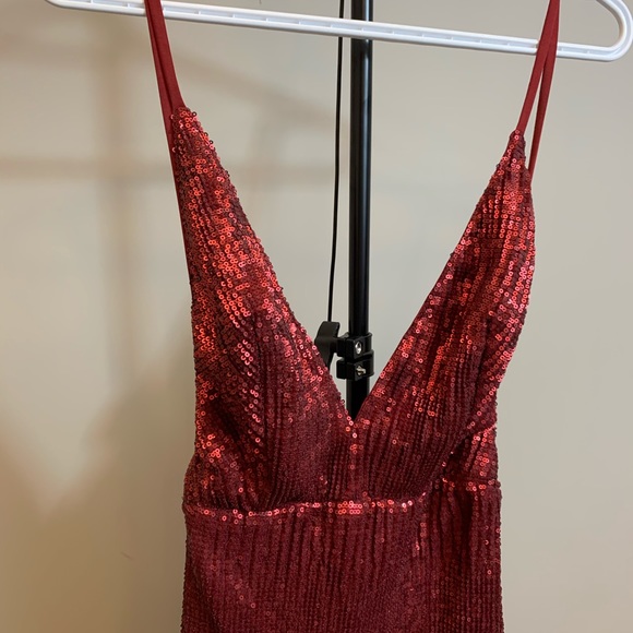 Abbys by Abby Red Sequence gown - Picture 4 of 8